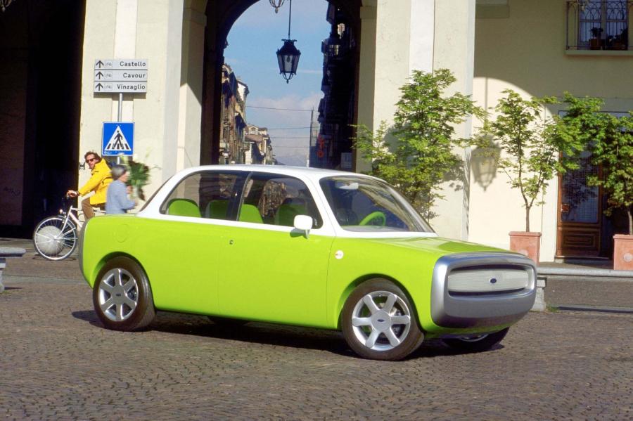  Ford 021C Concept 1999 года  (фото 1 из 25)